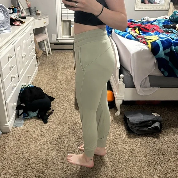 Lululemon Sweatpants - Picture 8 of 8